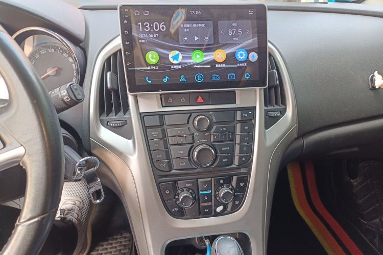 Used Buick GT 2010 XT 1.6L Automatic Fashion Edition Audio And AC Panel