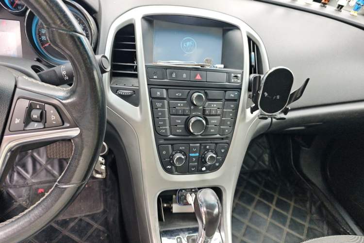 Used Buick GT 2010 GT 1.6T Fashion Sport Edition Audio And AC Panel
