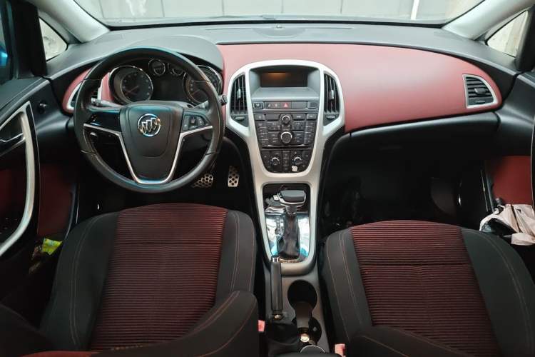 Used Buick GT 2010 XT 1.6T New Edge Sport Edition Center Console