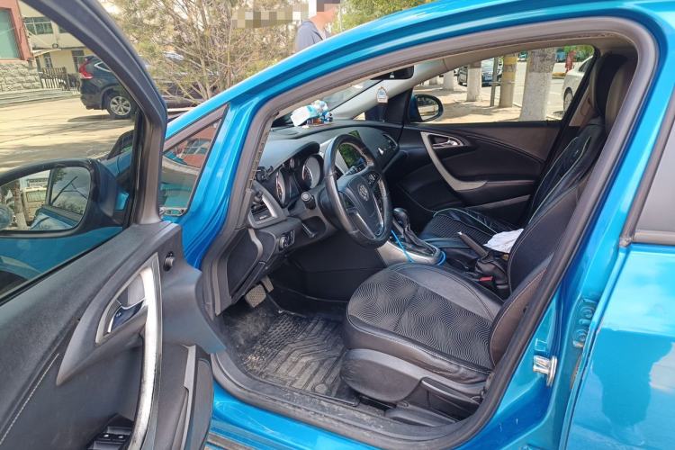 Used Buick GT 2010 XT 1.6L Automatic Fashion Edition Driver Seat