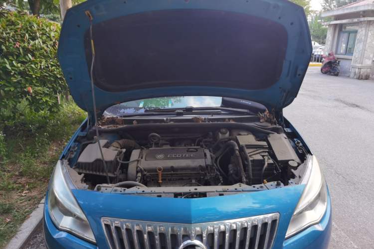 Used Buick GT 2010 XT 1.8L Automatic Fashion Edition Engine Bay