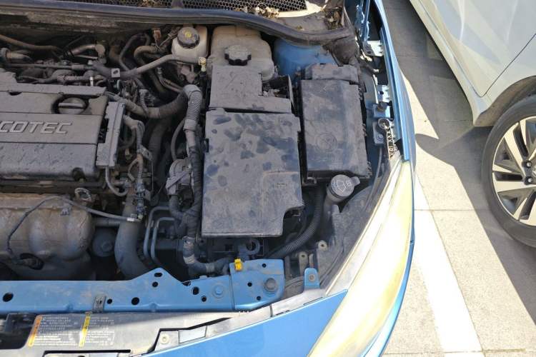 Used Buick GT 2010 XT 1.8L Automatic Deluxe Edition Engine Bay Left