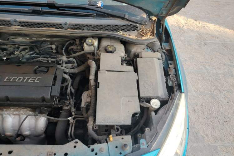 Used Buick GT 2010 XT 1.6L Automatic Fashion Edition Engine Bay Left