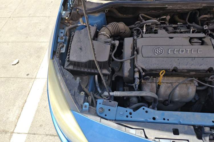 Used Buick GT 2010 XT 1.8L Automatic Deluxe Edition Engine Bay Right