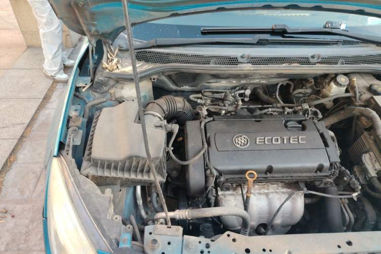 Used Buick GT 2010 XT 1.6L Automatic Fashion Edition Engine Bay Right