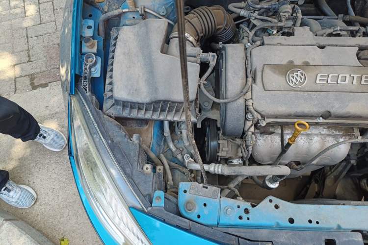 Used Buick GT 2010 XT 1.6L Automatic Fashion Edition Engine Bay Right