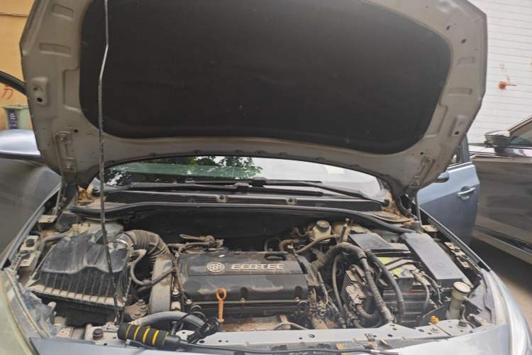 Used Buick GT 2010 XT 1.6L Automatic Fashion Edition Engine Bay