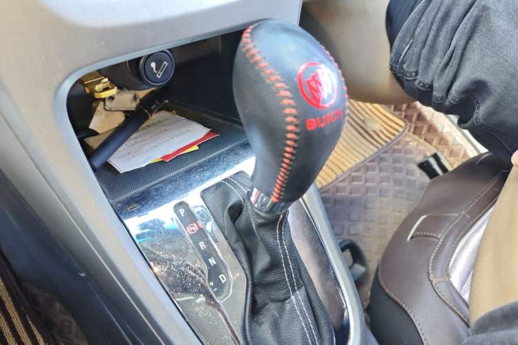 Used Buick GT 2010 XT 1.8L Automatic Deluxe Edition Gear Lever