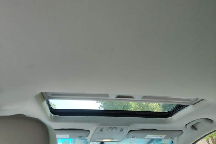 Used Buick GT 2010 XT 1.6L Automatic Fashion Edition Headliner