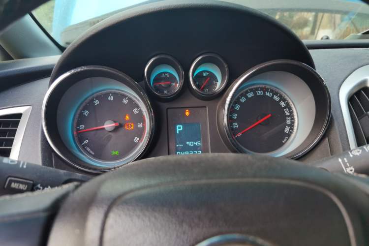 Used Buick GT 2010 XT 1.8L Automatic Fashion Edition Instrument Cluster