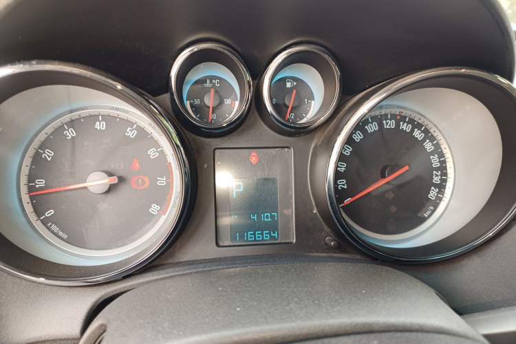 Used Buick GT 2010 XT 1.6L Automatic Fashion Edition Instrument Cluster
