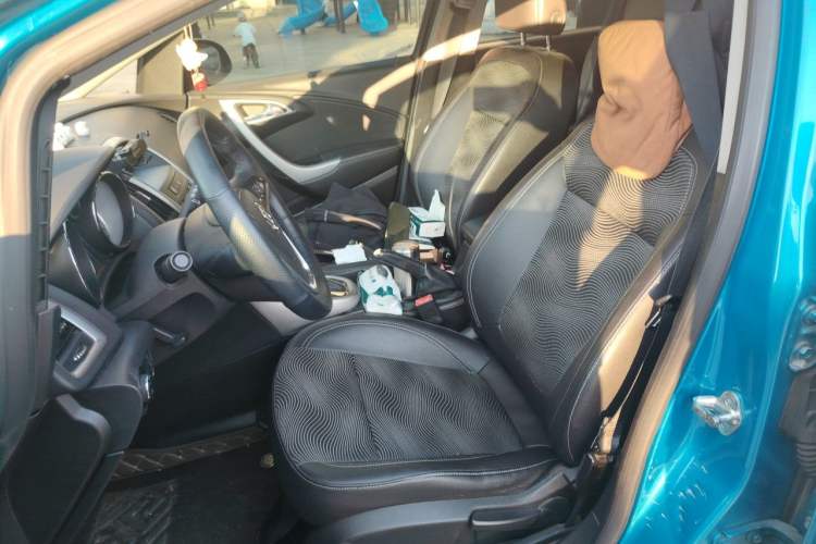Used Buick GT 2010 XT 1.6L Automatic Fashion Edition Left Front Seat