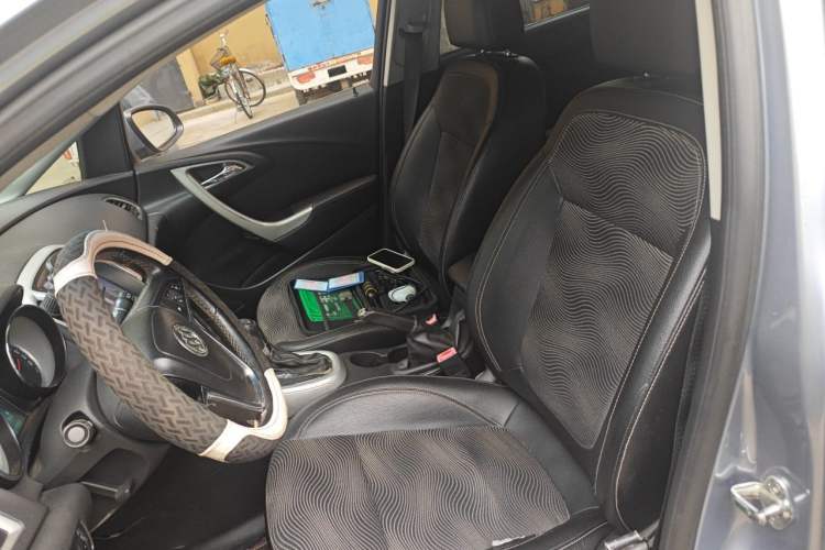 Used Buick GT 2010 XT 1.6L Automatic Fashion Edition Left Front Seat