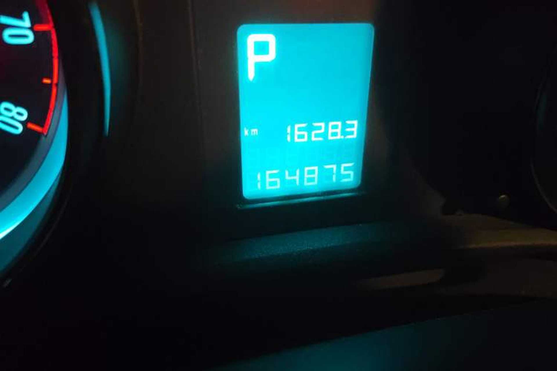 Used Buick GT 2010 XT 1.6T Fashion Sport Edition Odometer Close Up