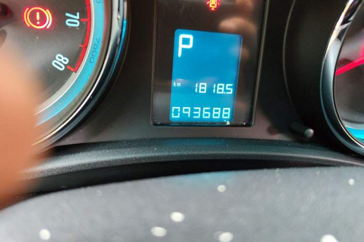 Used Buick GT 2010 XT 1.6L Automatic Fashion Edition Odometer Close Up