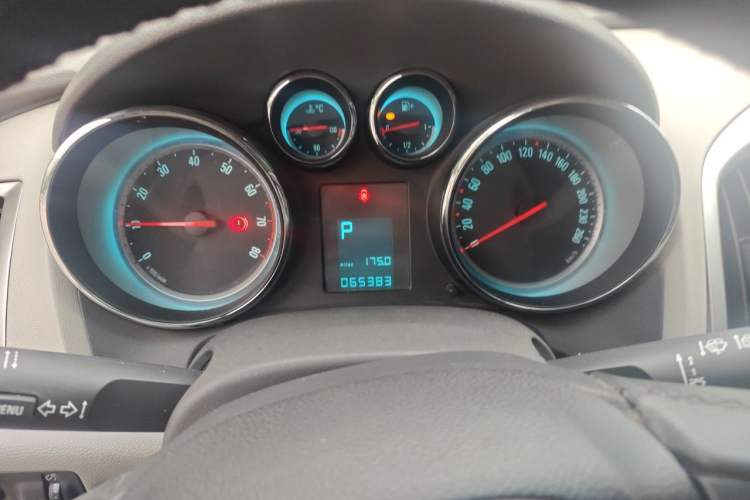 Used Buick GT 2010 XT 1.6L Automatic Fashion Edition Odometer Close Up