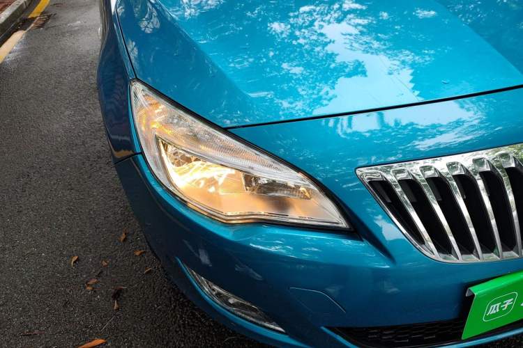 Used Buick GT 2010 XT 1.6L Automatic Fashion Edition Right Front Headlight