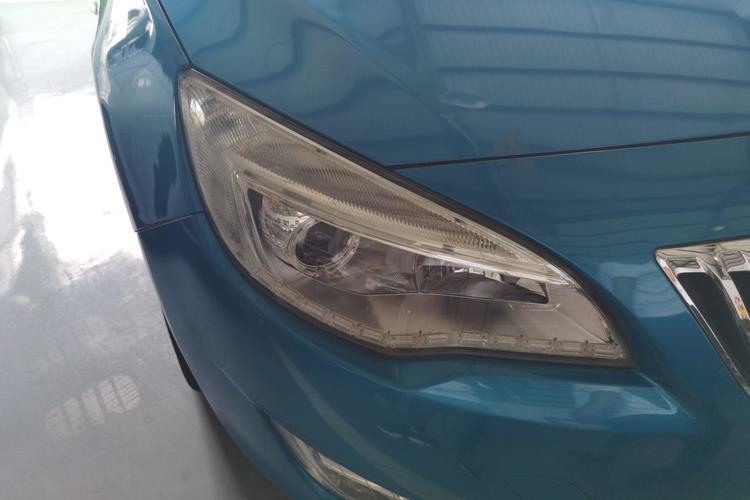 Used Buick GT 2010 XT 1.8L Automatic Fashion Edition Right Front Headlight