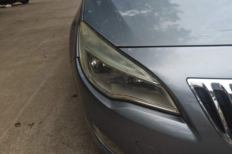 Used Buick GT 2010 XT 1.6L Automatic Fashion Edition Right Front Headlight