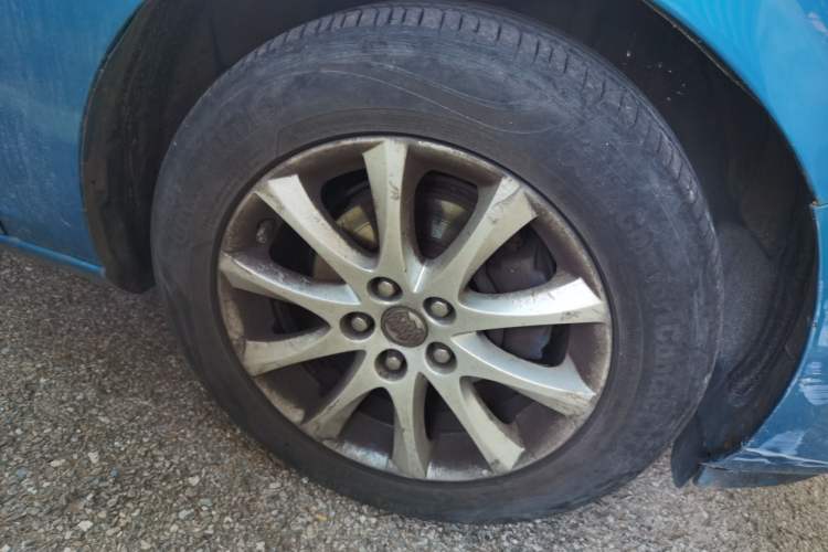 Used Buick GT 2010 XT 1.8L Automatic Fashion Edition Right Front Wheel Hub
