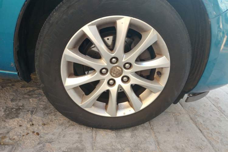Used Buick GT 2010 XT 1.6L Automatic Fashion Edition Right Front Wheel Hub