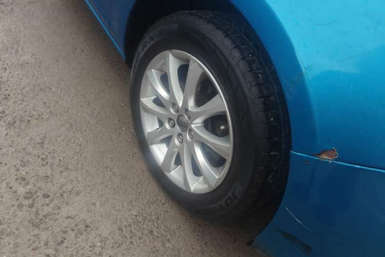 Used Buick GT 2010 XT 1.6L Automatic Fashion Edition Right Front Wheel Hub