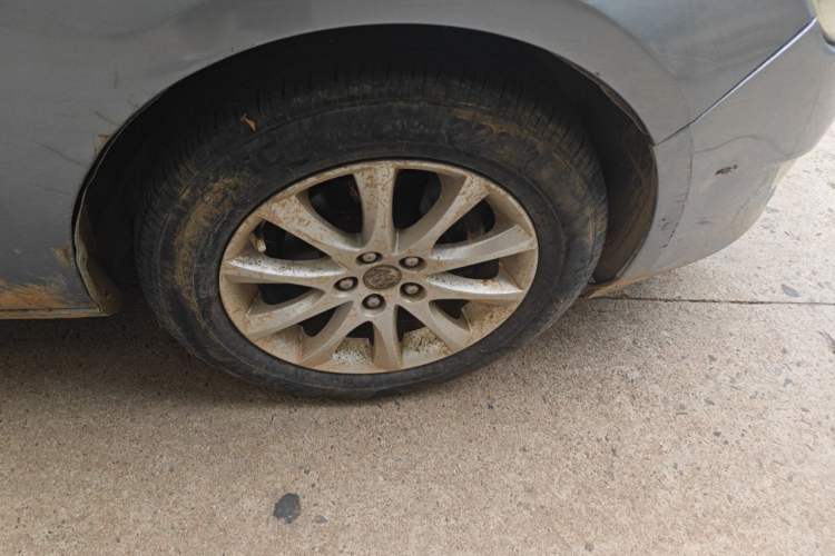 Used Buick GT 2010 XT 1.6L Automatic Fashion Edition Right Front Wheel Hub
