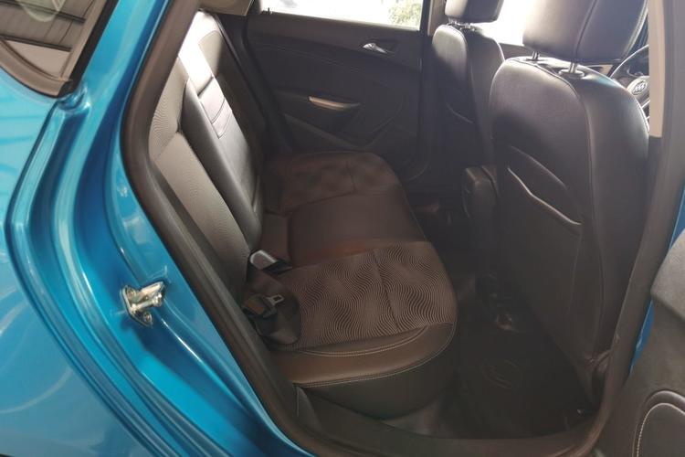 Used Buick GT 2010 XT 1.8L Automatic Fashion Edition Right Rear Seat