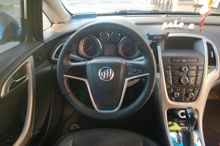 Used Buick GT 2010 XT 1.6L Automatic Fashion Edition Steering Wheel