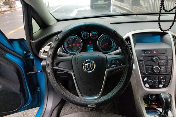 Used Buick GT 2010 XT 1.6L Automatic Fashion Edition Steering Wheel