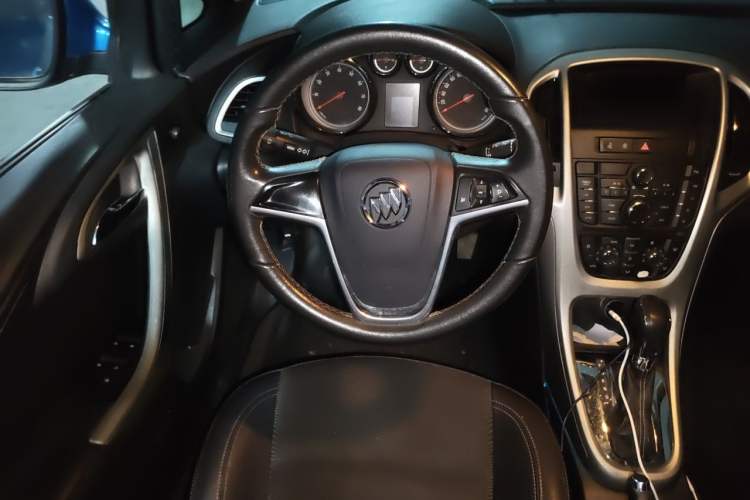 Used Buick GT 2010 XT 1.8L Automatic Fashion Edition Steering Wheel
