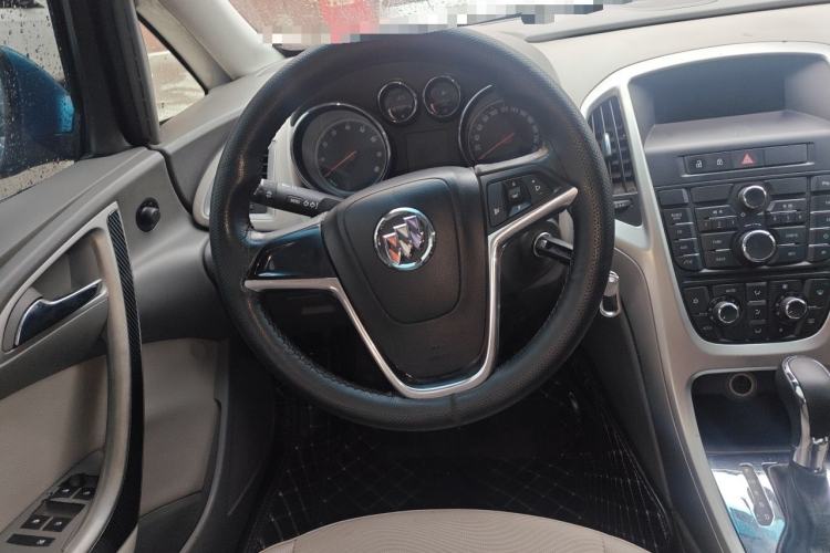 Used Buick GT 2010 XT 1.6L Automatic Fashion Edition Steering Wheel