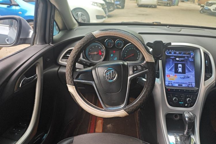 Used Buick GT 2010 XT 1.6L Automatic Fashion Edition Steering Wheel