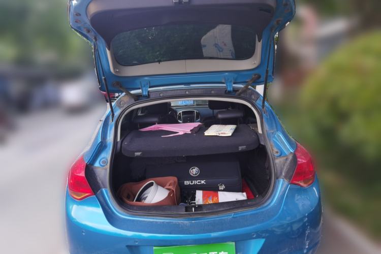 Used Buick GT 2010 XT 1.8L Automatic Fashion Edition Trunk