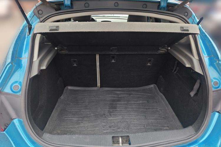 Used Buick GT 2010 XT 1.6L Automatic Fashion Edition Trunk