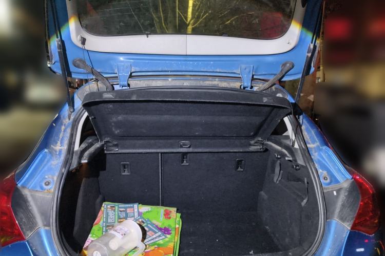 Used Buick GT 2010 XT 1.6T Fashion Sport Edition Trunk