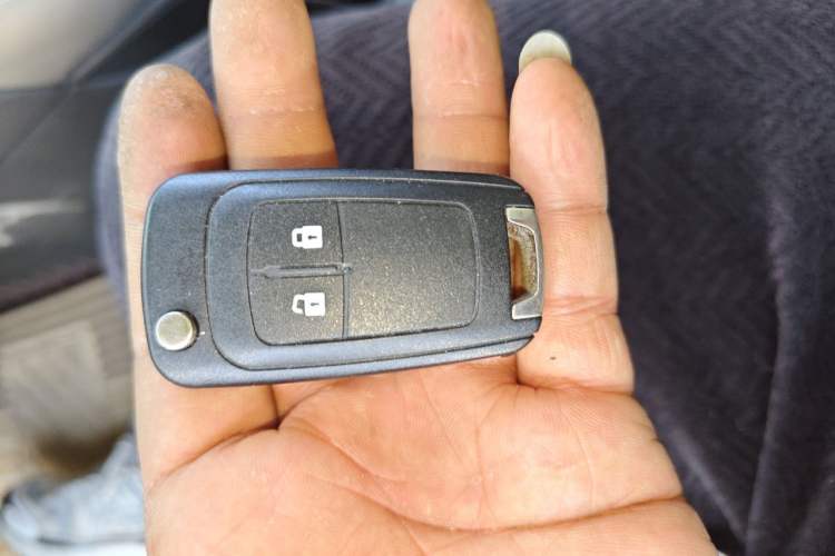 Used Buick GT 2010 XT 1.8L Automatic Deluxe Edition Vehicle Key