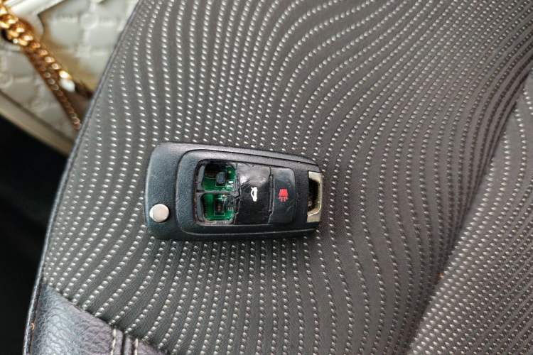 Used Buick GT 2010 XT 1.6L Automatic Fashion Edition Vehicle Key