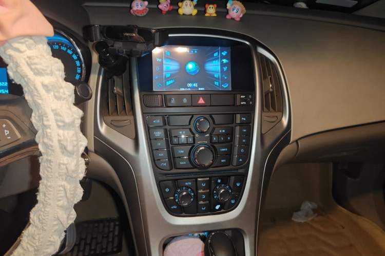 Used Buick GT 2010 GT 1.8L Automatic Luxury Edition Audio And AC Panel