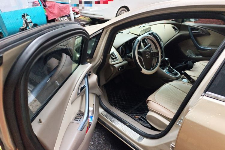 Used Buick GT 2010 GT 1.6L Automatic Fashion Edition Driver Seat