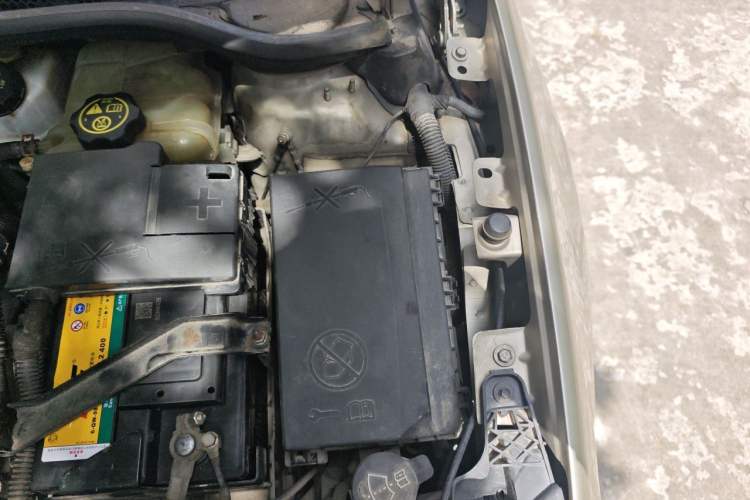 Used Buick GT 2010 GT 1.6L Automatic Fashion Edition Engine Bay Left