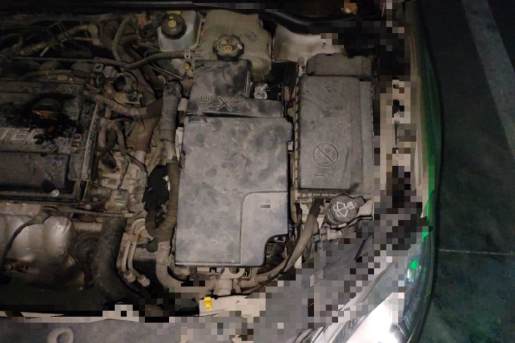 Used Buick GT 2010 GT 1.6L Automatic Fashion Edition Engine Bay Left
