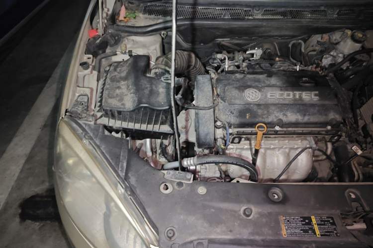 Used Buick GT 2010 GT 1.8L Automatic Luxury Edition Engine Bay Right