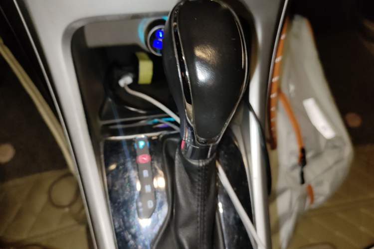Used Buick GT 2010 GT 1.6L Automatic Fashion Edition Gear Lever