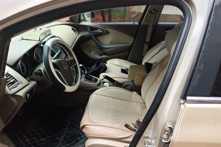 Used Buick GT 2010 GT 1.6L Automatic Fashion Edition Left Front Seat