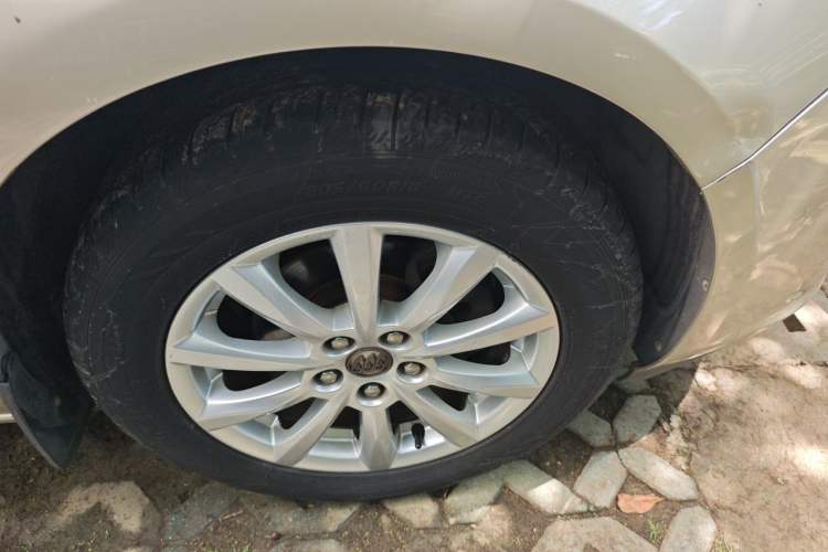 Used Buick GT 2010 GT 1.6L Automatic Fashion Edition Right Front Wheel Hub