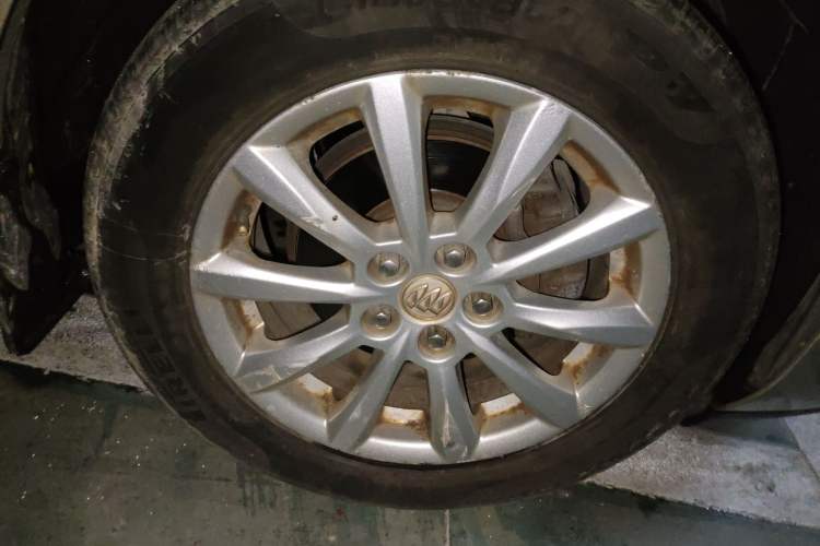 Used Buick GT 2010 GT 1.6L Automatic Fashion Edition Right Front Wheel Hub