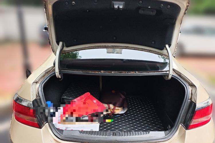 Used Buick GT 2010 GT 1.6L Automatic Fashion Edition Trunk