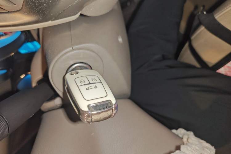 Used Buick GT 2010 GT 1.8L Automatic Luxury Edition Vehicle Key