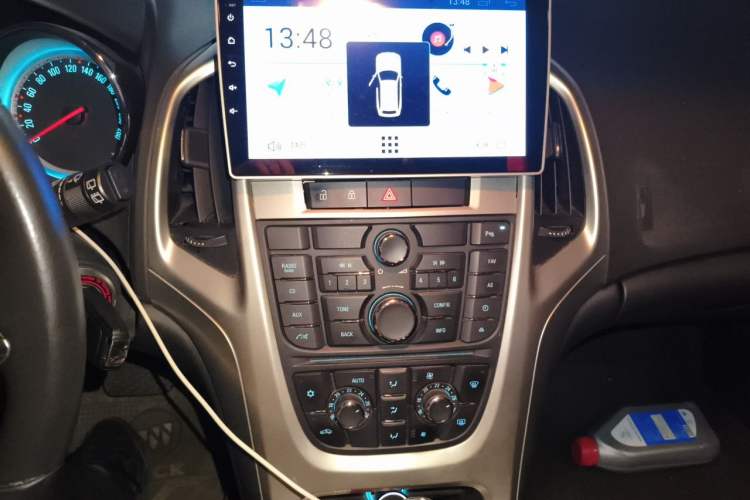 Used Buick GT 2010 XT 1.8L Automatic Fashion Edition Audio And AC Panel